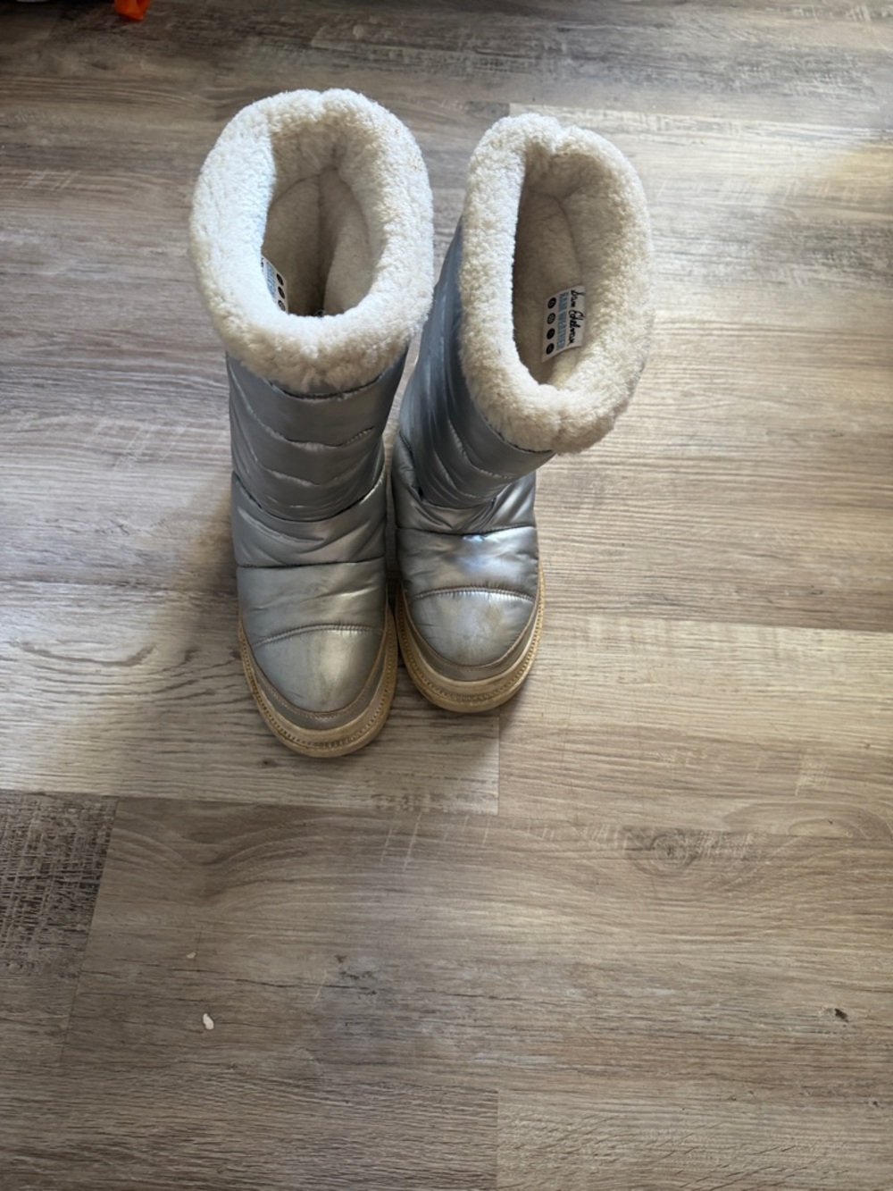 Sam Edelman Carlton Silver Puffer Winter Boots with Cream Sherpa Collar